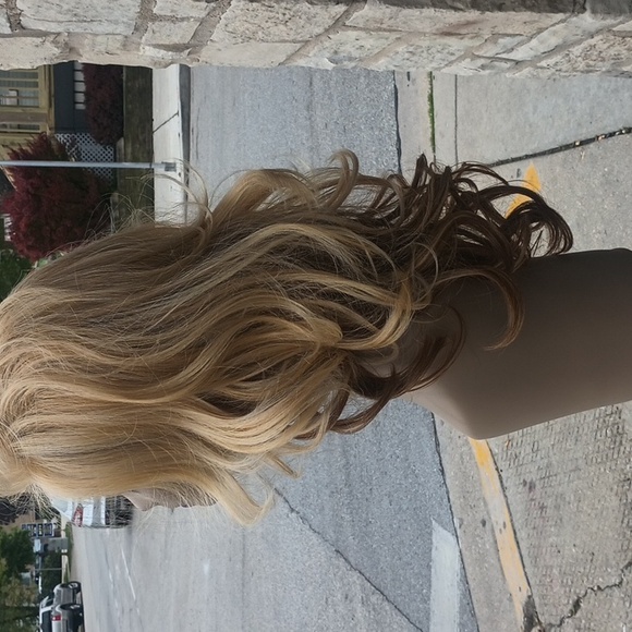 Lace front wig - Picture 3 of 4